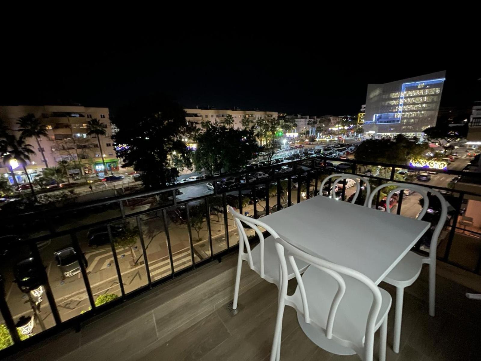 Apartamento Centrico Junto Al Mar Estepona Exteriör bild